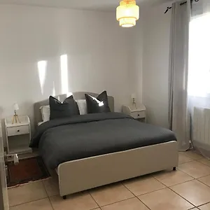 Privee Calme 15 Min A Pied Du Centre Parking Gratuit Appartement Arles